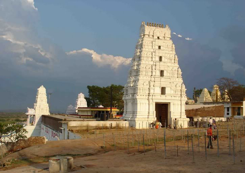 Keesaragutta Temple dedicated to Lord Siva and his consorts Bhavani and Sivadurga.  It is also called Ramalingeswara as lord Sri Rama had installed the lingam.